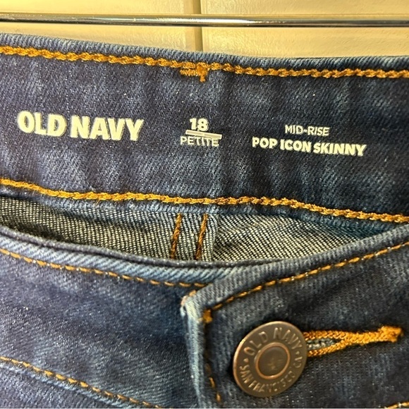 WJ2.712 Mid-Rise Pop Icon Skinny Jeans | Old Navy 18Petite - Picture 3 of 4